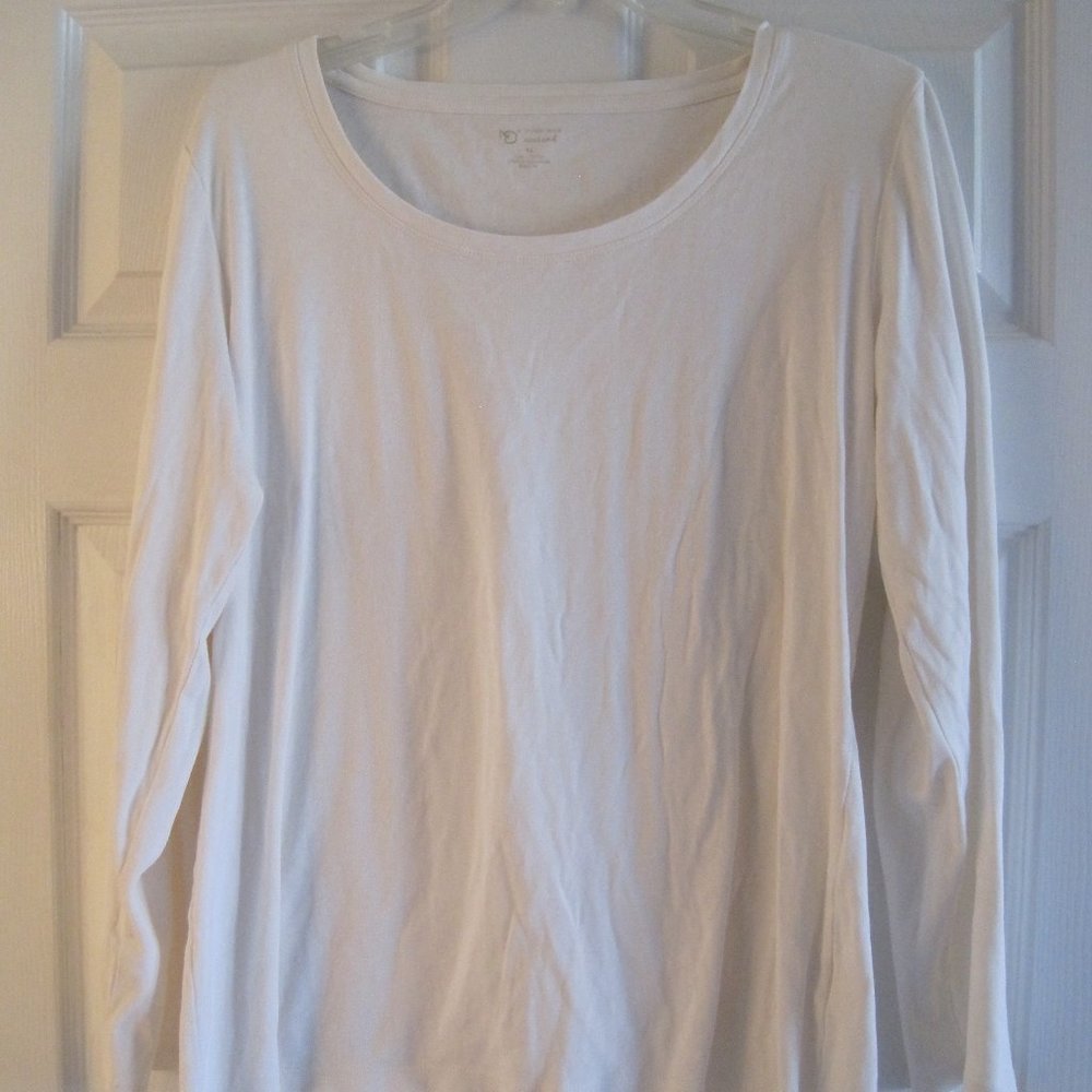 NEW DIRECTIONS IVORY LONG SLEEVE TSHIRT XL $29.00